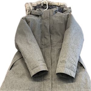 North Face Women’s Parka size M